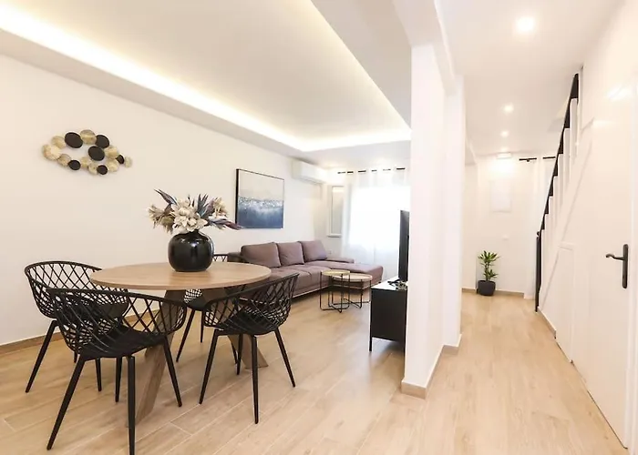 Venetian Canvas Retreat