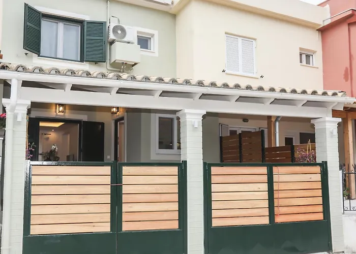 Venetian Canvas Retreat