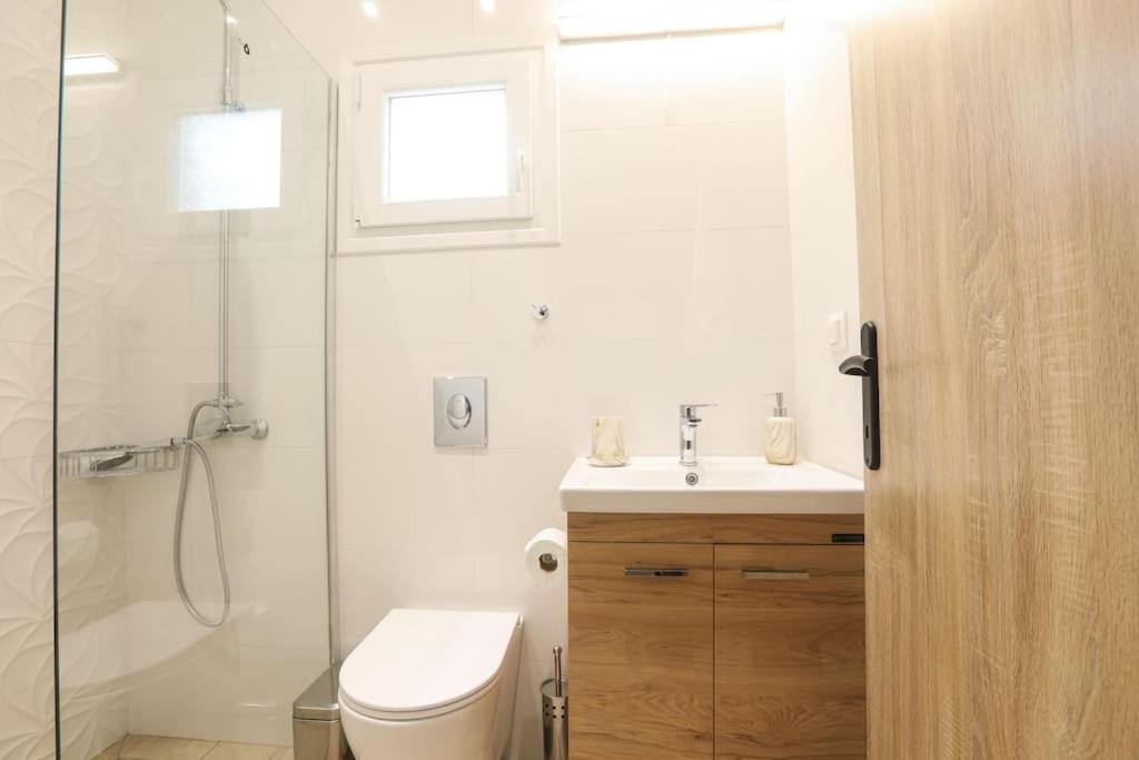 Venetian Canvas Retreat